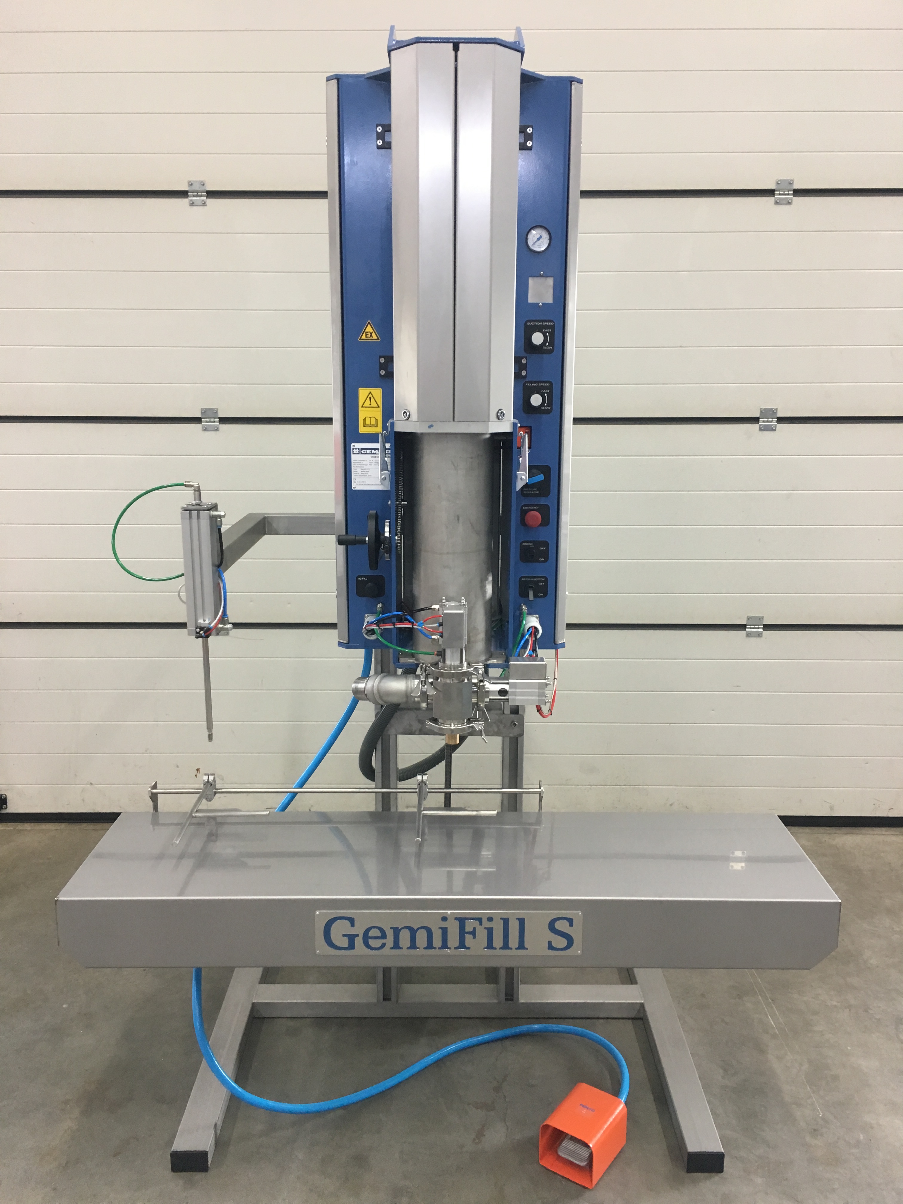 GemiFill S - Semi-automatic volumetric filling machine - Gemini Techniek 6.JPG